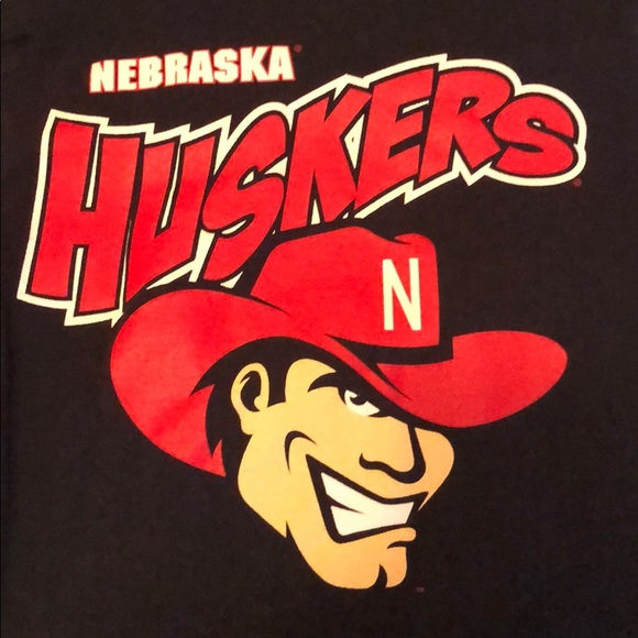 Kids size 5/6 Nebraska cornhuskers shirt - Picture 2 of 3